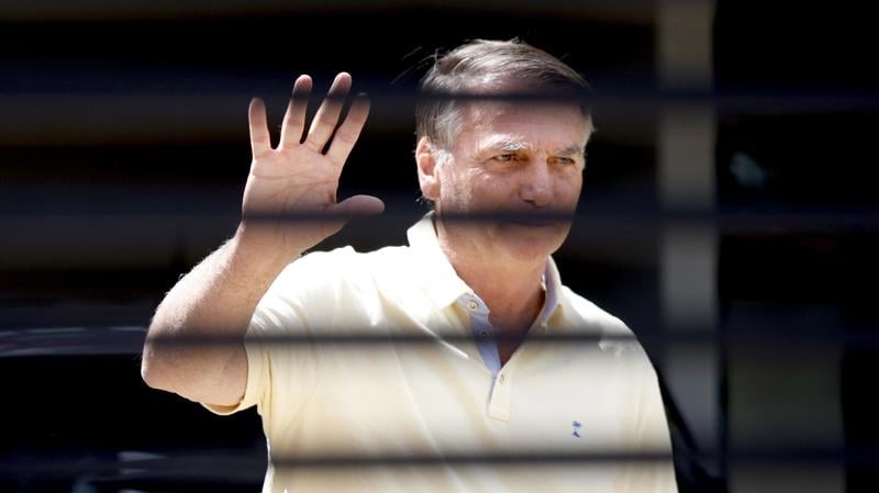 Bolsonaro está preso na Polícia Federal em Brasília desde sábado.