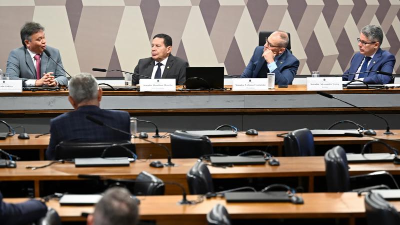 Reunião foi iniciada às 9h.