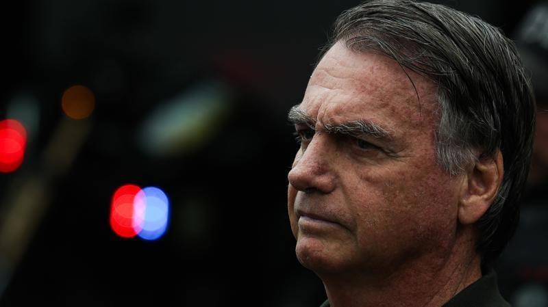Bolsonaro cumprirá pena de 27 anos e três meses.