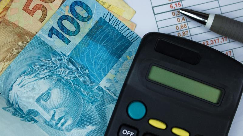 Mesmo declarado inconstitucional, lógica de repasses opacos persiste em emendas paralelas, ameaçando controle social e democracia.