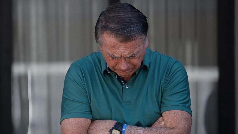 Bolsonaro foi condenado a 27 anos e três meses de prisão.
