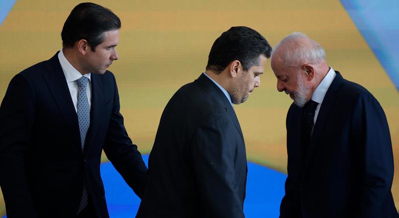 Ausências de Motta e Alcolumbre mostram clima de insatisfação da cúpula do Congresso com o governo.