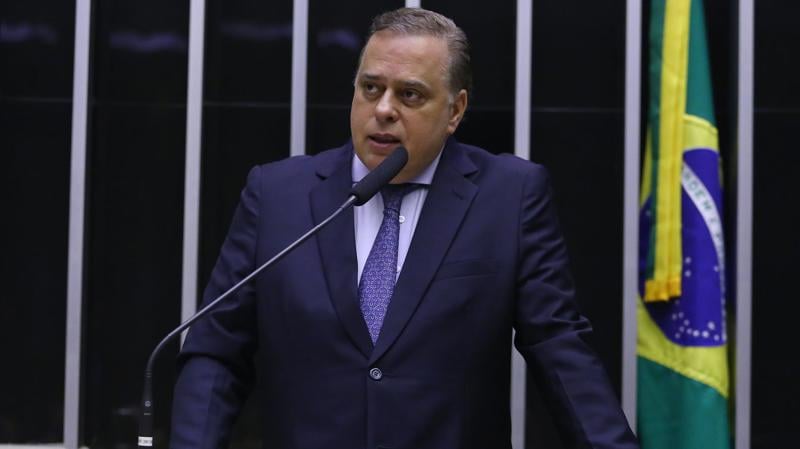 Relator da CCJ, Paulo Abi-Ackel propõe garantir sustentação oral presencial em julgamentos.