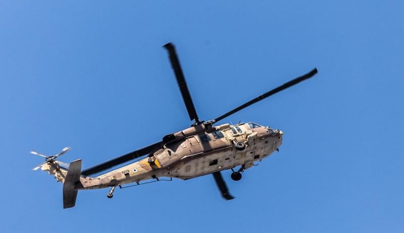 Projetos aprovados pelos deputados autorizam a transferência de aeronaves usadas a países vizinhos.