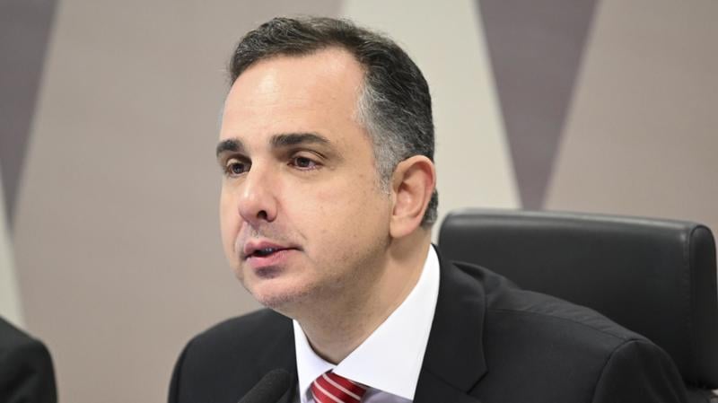 Trajetória jurídica e espírito conciliador do senador fariam diferença em um momento de tensão institucional.