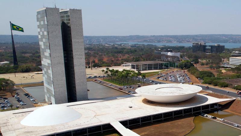 Regras regimentais impedem retirada da PEC antes de 87 pedidos formais.