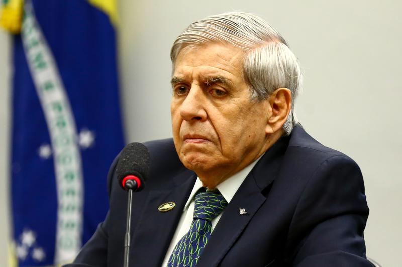 General Augusto Heleno alega sofrer de demência desde 2018. 