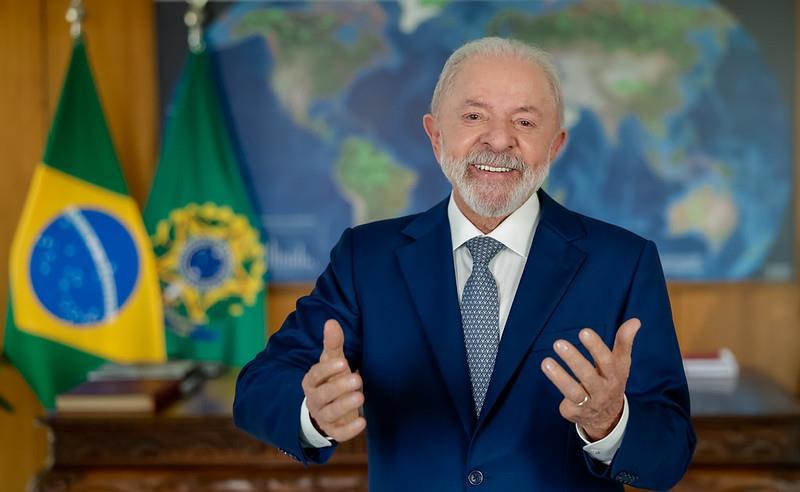 Lula realizou pronunciamento oficial na noite deste domingo (30).