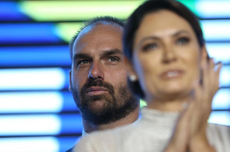 Eduardo Bolsonaro criticou fala de Michele sobre aliança do PL com Ciro no Ceará.