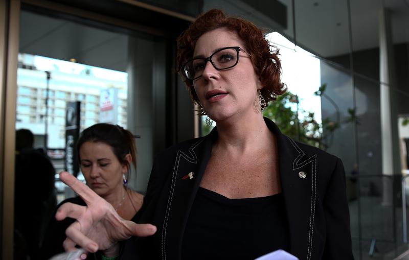 Carla Zambelli fugiu para a Itália, confiando na cidadania italiana, para escapar da prisão.