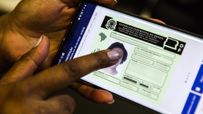 Para o governo, novo modelo democratiza acesso à CNH.