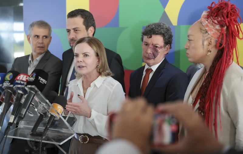 Planalto quer garantir dois dias de folga aos trabalhadores. 