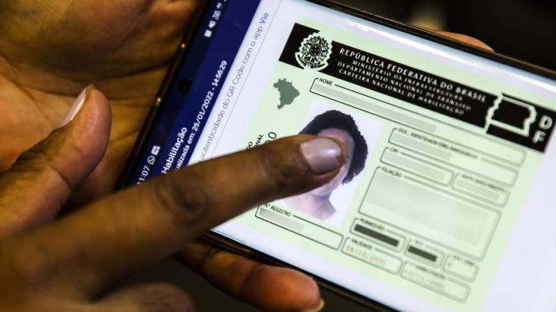 Vetos foram inseridos como itens extrapauta durante discussão da LDO.
