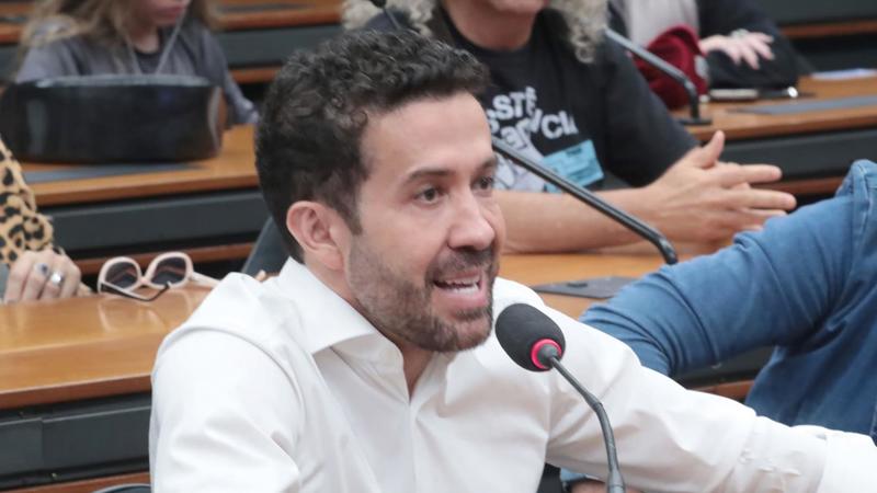 Processos apuram ofensas contra o deputado Gustavo Gayer.