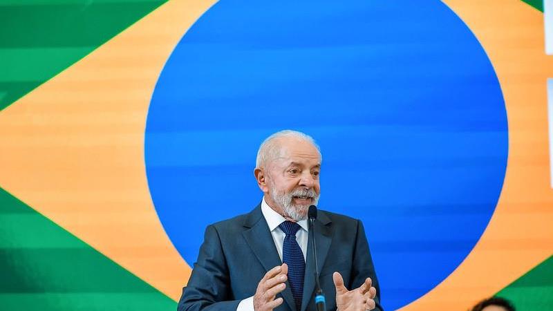 Presidente Lula negou haver crise com o Congresso, apesar das recentes críticas dos parlamentares.