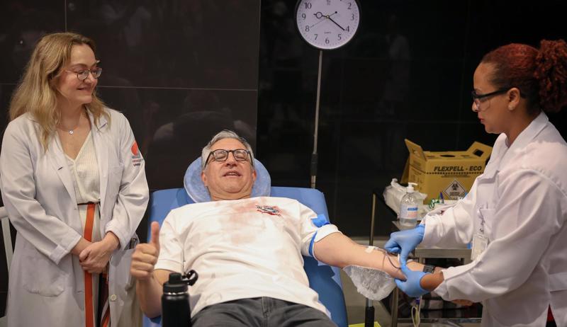 Alexandre Padilha participou do Sangue Corinthiano e incentivou imunização de gestantes