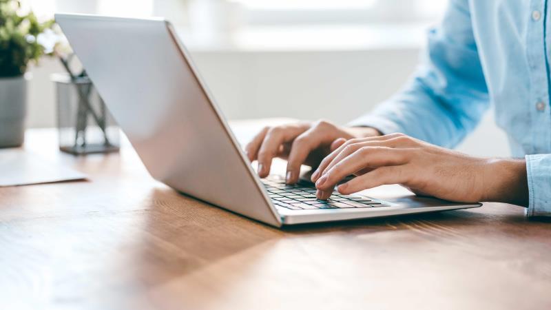 Segundo o deputado Zé Neto, o projeto trará mais transparência  em relação a conteúdos criados com IA.