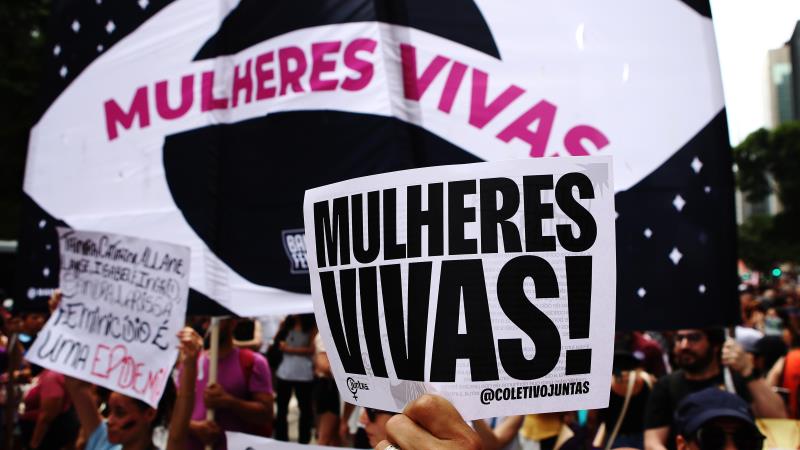 Protesto contra o feminicídio neste domingo (7) na avenida Paulista, em São Paulo.