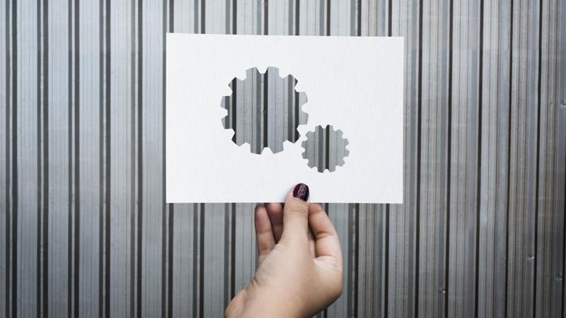 Incentivos atualizados e nova política tecnológica tentam inserir o país na cadeia mais estratégica da economia mundial.