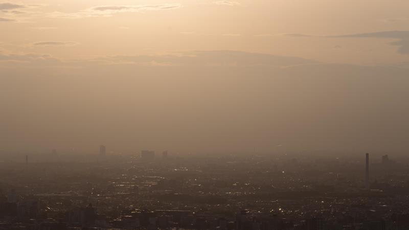 Poluição atmosférica reduz vidas, afeta saúde mental, amplia desigualdades e segue protegida por um sistema que poupa poluidores e sacrifica a população.