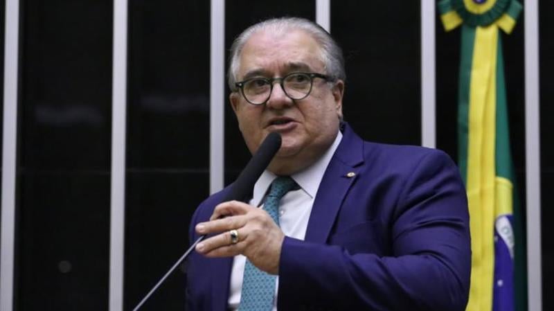 Relatório para regulamentar apps deve elevar custos e reduzir renda.