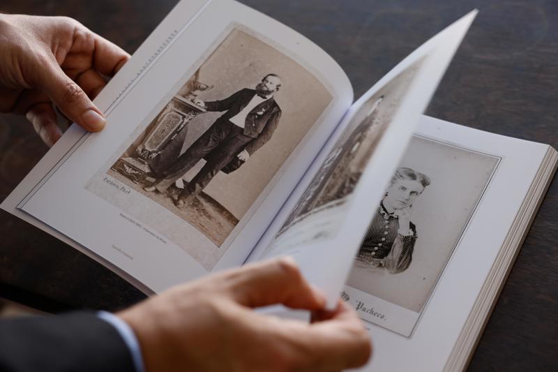 Retrato do imperador D. Pedro II no livro 