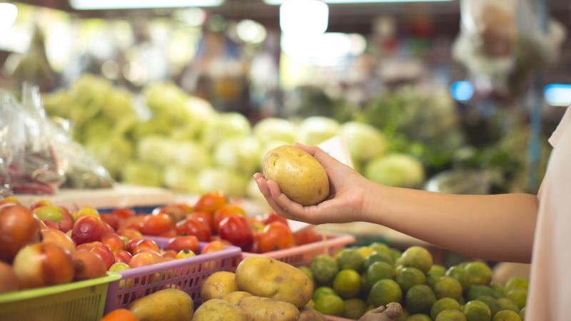 IPCA analisa o custo de vida entre famílias com rendimentos de um a 40 salários mínimos.