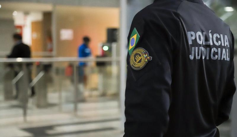 O projeto altera a Lei das Carreiras dos Servidores do Poder Judiciário da União.