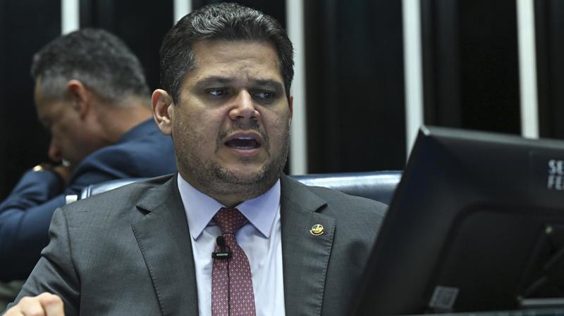 Presidente do Senado garantiu que proposta orçamentária vai a Plenário assim que for aprovada na CMO.