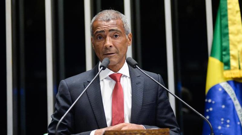 Senador anuncia licença e abre espaço para suplente assumir vaga.