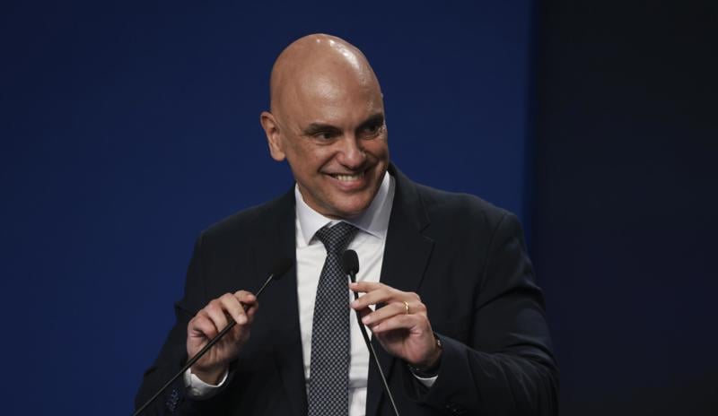 Alexandre de Moraes discursa no lançamento do SBT News, evento no qual se encontrou com o presidente Lula.