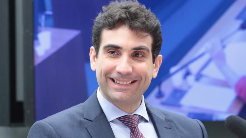 Efeitos recessivos de uma política de juros altos não são imediatos; eles se propagam pela economia com um espaço temporal considerável.