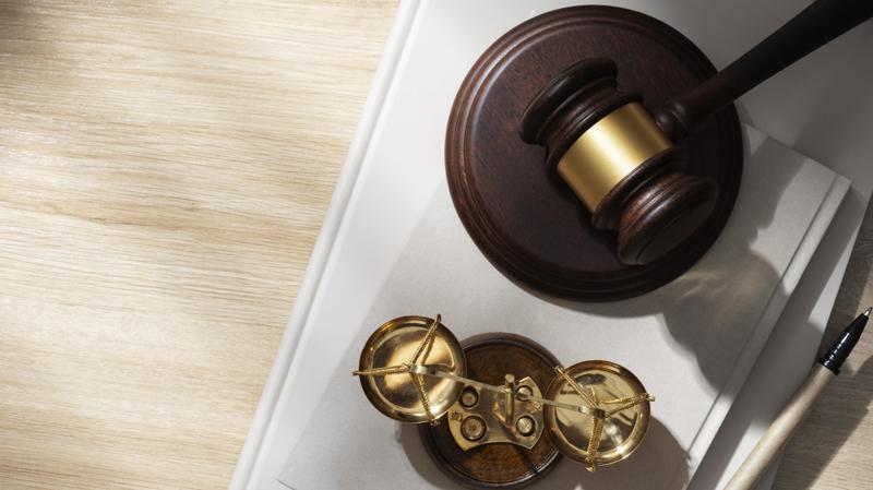 O avanço do STF e do TSE sobre decisões políticas reacende o alerta sobre limites constitucionais, freios e contrapesos e responsabilização de autoridades não eleitas.