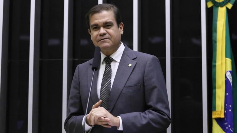 Sistema nacional prevê uso de IA para antecipar crises e orientar políticas.