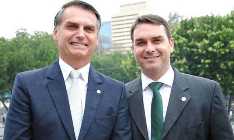 Moraes autorizou a visita de Carlos, Flávio, Jair Renan e Laura Bolsonaro.