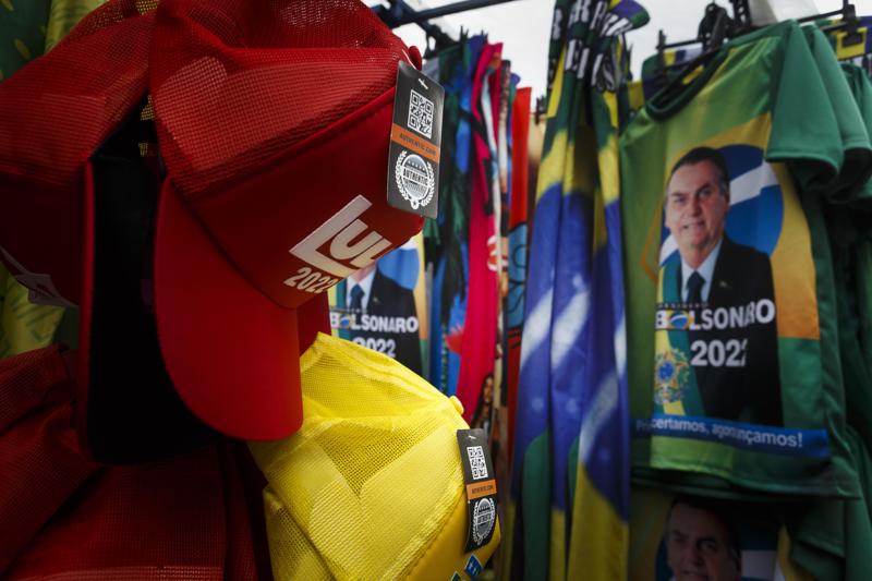 Lula x Bolsonaro: comércio de toalhas e de produtos relacionados à campanha eleitoral de 2022.
