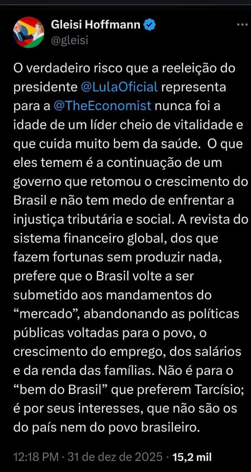 Gleisi contesta apoio da revista britânica a Tarcisio de Freitas.
