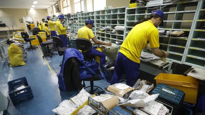 Plano de reestruturação apresentado pelos Correios nesta semana prevê a demissão de ate 15 mil funcionários.