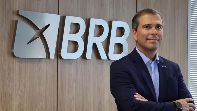 Paulo Henrique Costa foi afastado da presidência do BRB após suspeita de fraude bilionária.