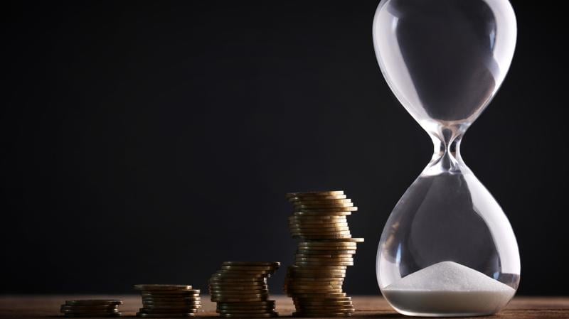 Segurança e assessorias vitalícias para ex-autoridades violam os artigos 5º e 37 e expõem a indecência institucional do país.