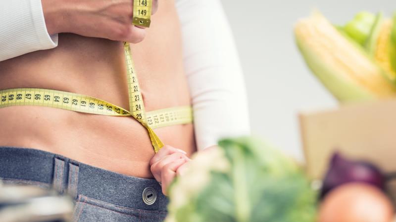 A cobrança estética e a violência política afastam mulheres dos espaços de decisão.