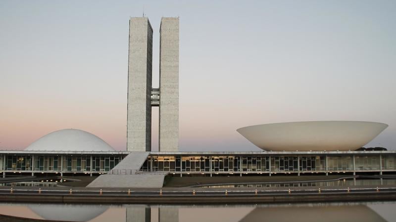 A desconexão entre identidade cultural e representação política revela um déficit estrutural da democracia brasileira.