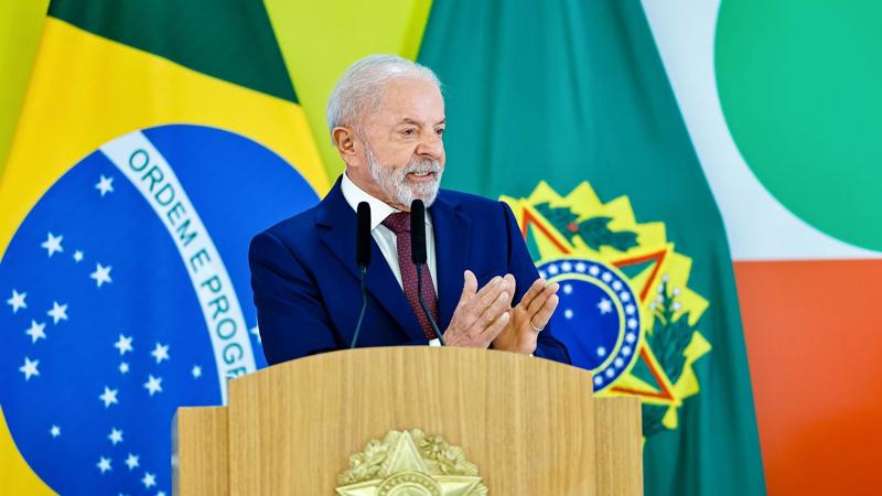 Texto prevê a adequação da oferta de vagas nos cursos de licenciatura à demanda local por professores.