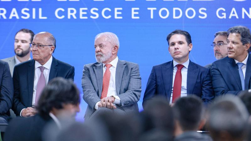  Lula e Hugo Motta durante Cerimônia de lançamento do Portal da Reforma Tributária.