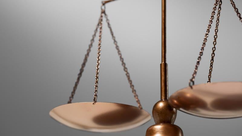 A decisão final no caso Spitzner revela como a violência de gênero ainda encontra brechas no Direito sucessório.