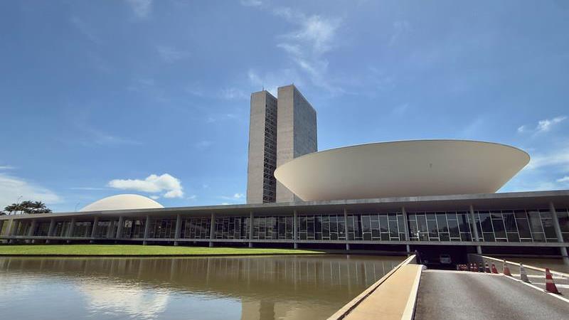 Texto foi apresentado em 5 de dezembro de 2025.