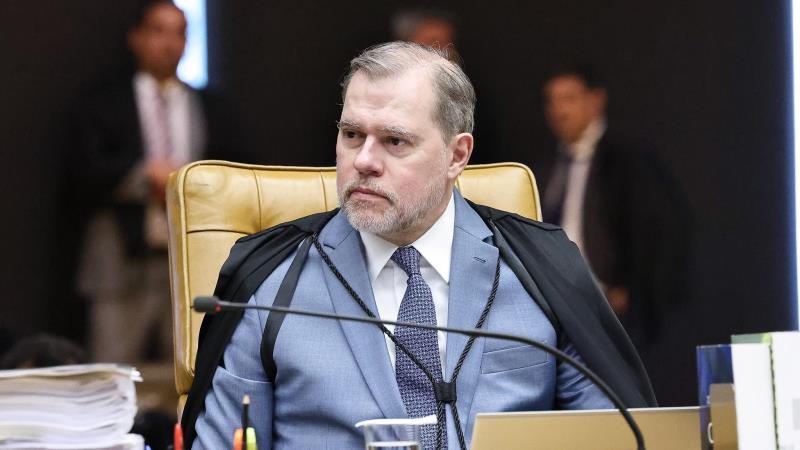 Girão, Damares e Magno Malta querem impeachment de Toffoli.