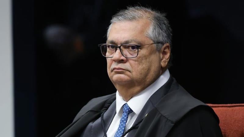 Dino ressalta que emendas a órgãos chefiados por parentes de parlamentares violam o princípio republicano.