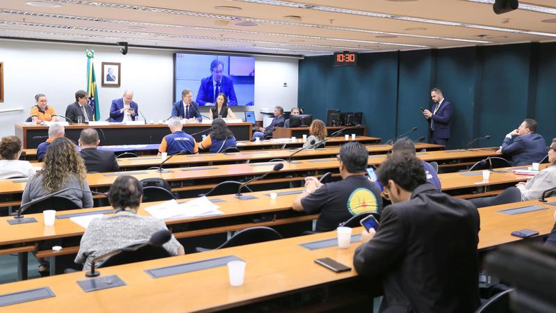 Proposta ainda precisa passar pela CFT e pela CCJ. 