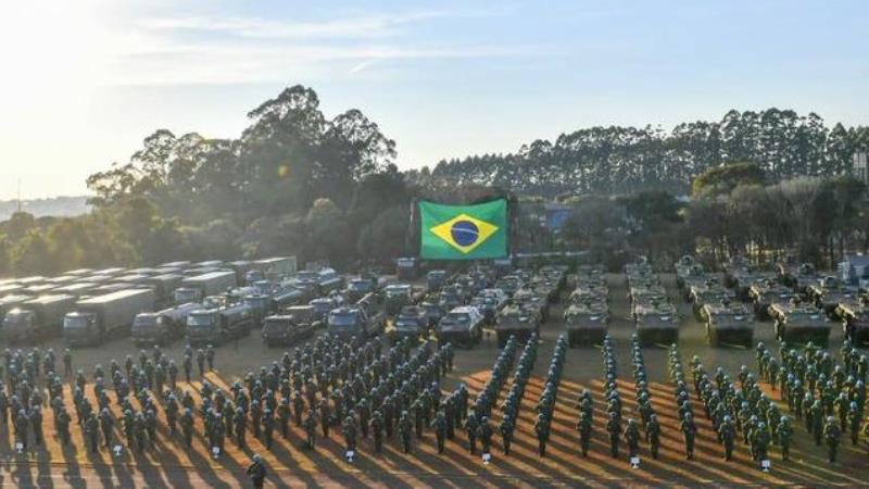 Brasil precisa ter um poder armado que, pelo menos, corresponda à sua preponderância.